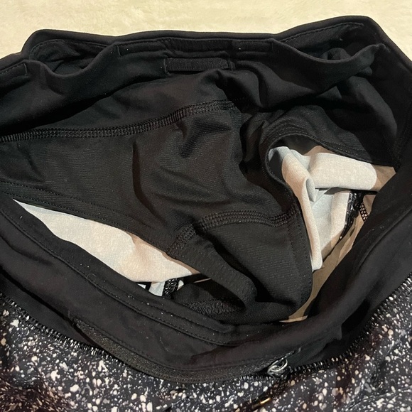 Lululemon Race Pace Short Mini Splatter White & Black size 2 athletic shorts - Picture 8 of 9